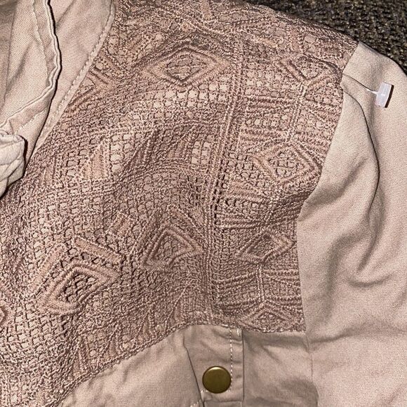 ✨HP✨BLU PEPPER ARMY UTILITY JACKET W/ CROCHET DETAIL✨ - Picture 3 of 5